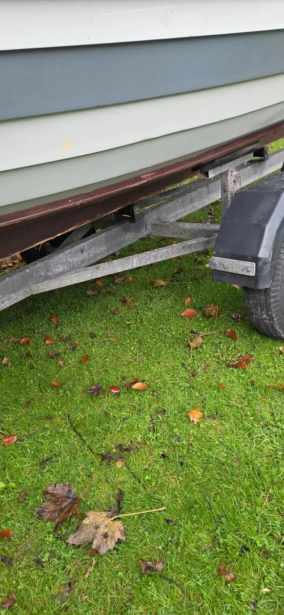 19ft Lake Fishing  Boat and Galvanised heavy trail - Image 4