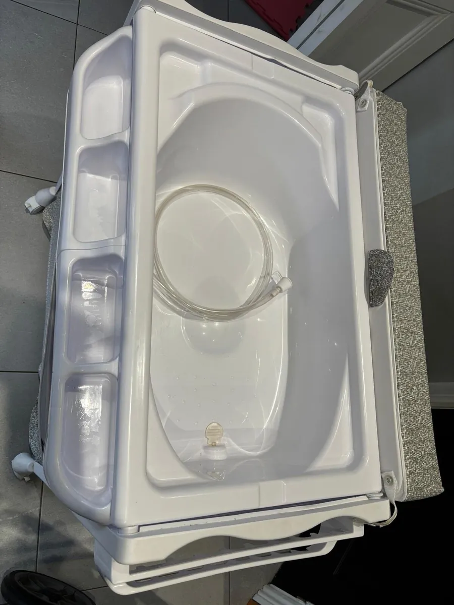 Baby changing unit - Image 3