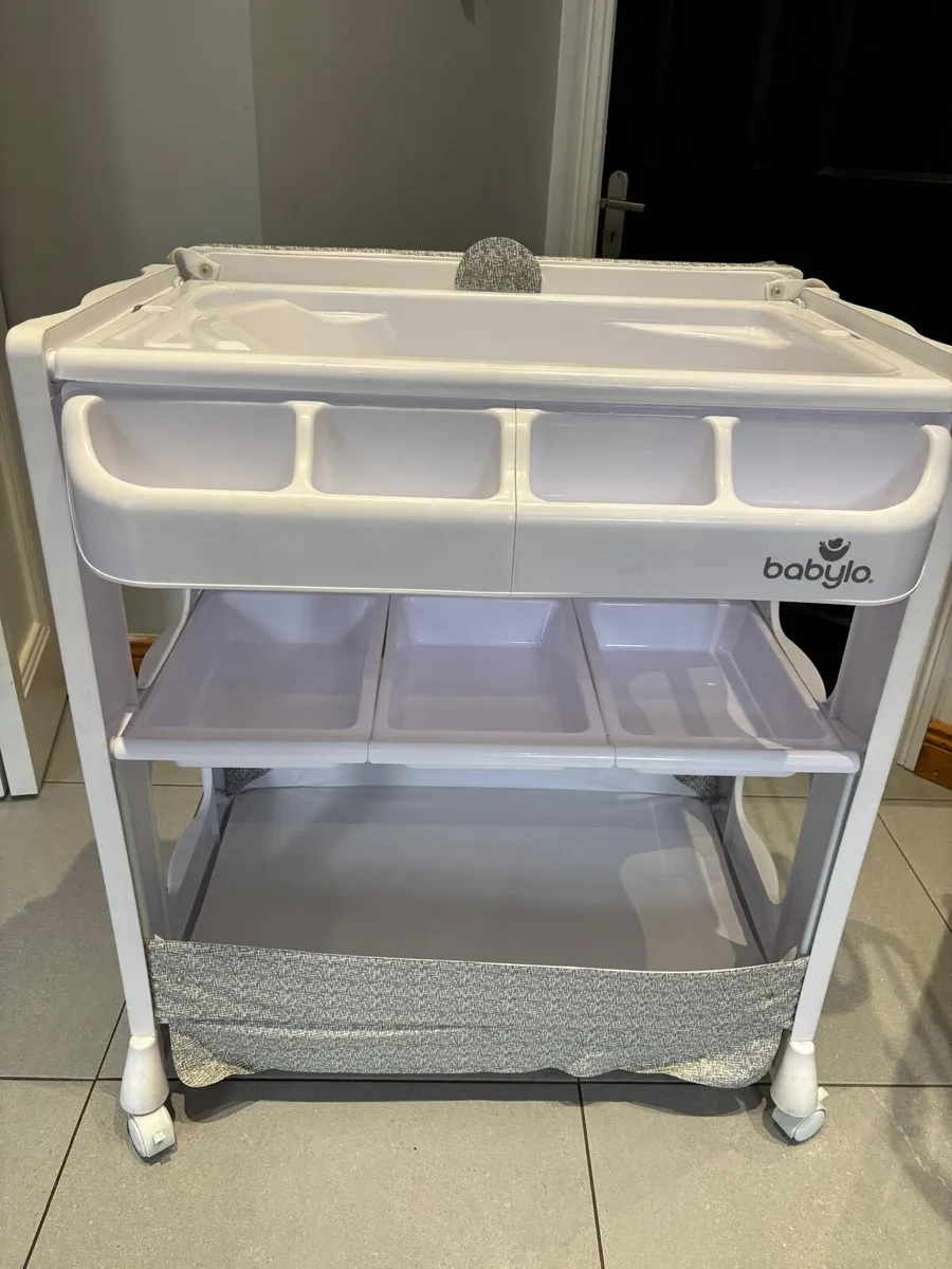 Baby changing unit - Image 4