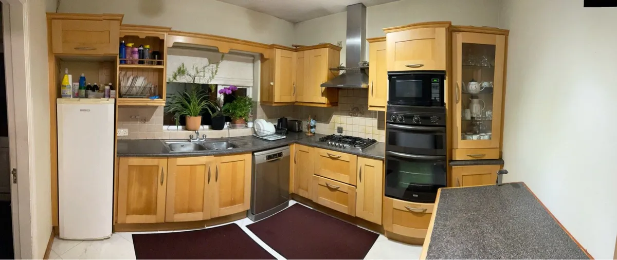 Oak Kitchen with appliances - Image 1