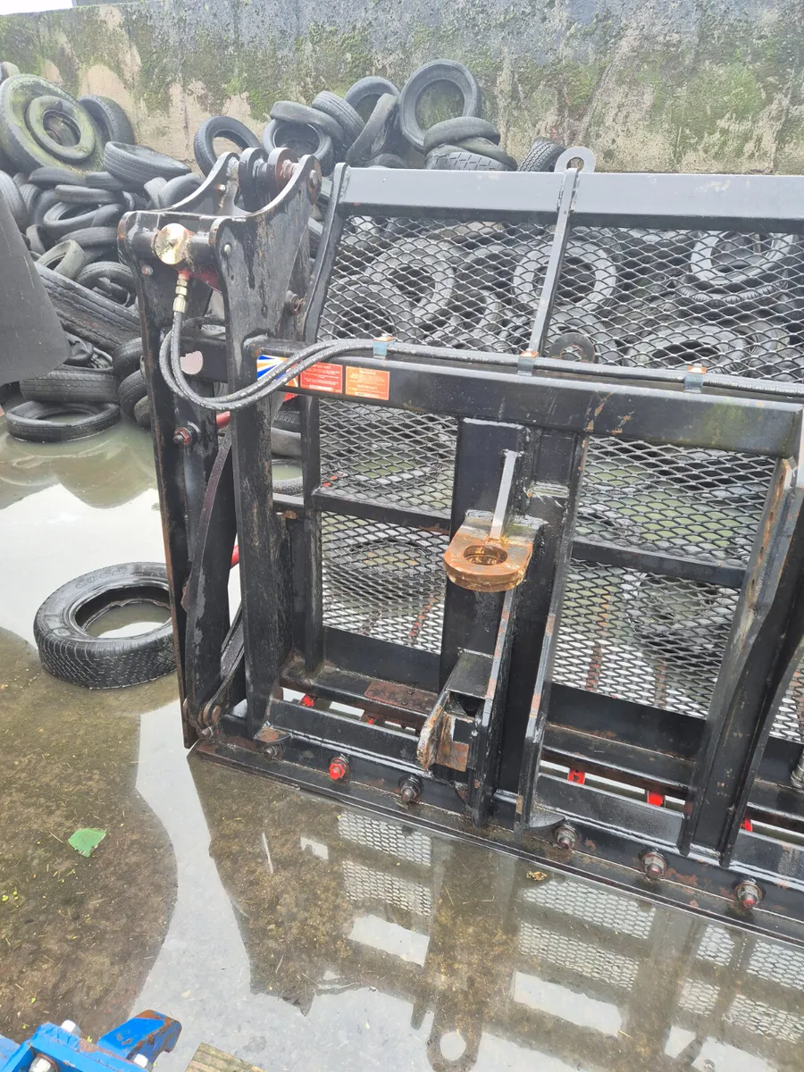 Redrock 12ft folding fork.   Cherry 9ft silage - Image 3