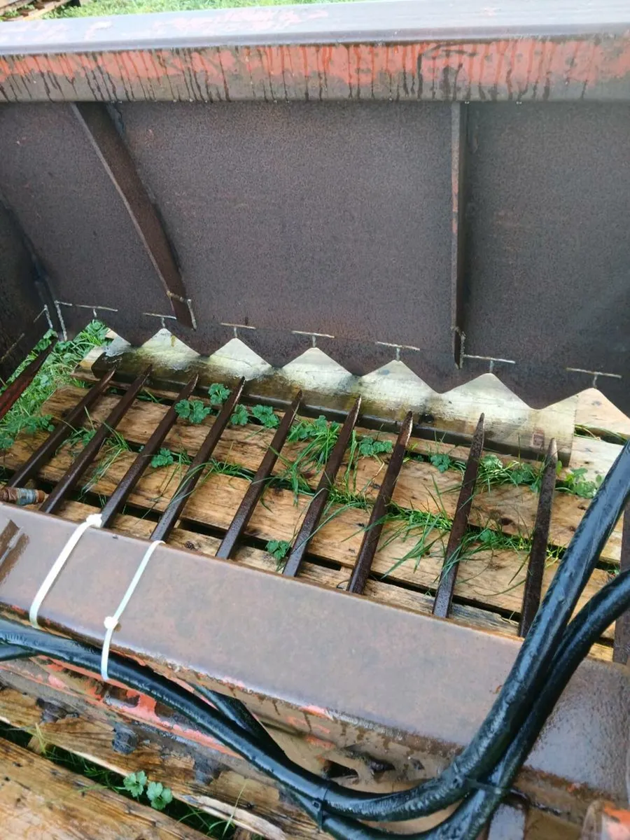 Silage grab and link box for sale - Image 3