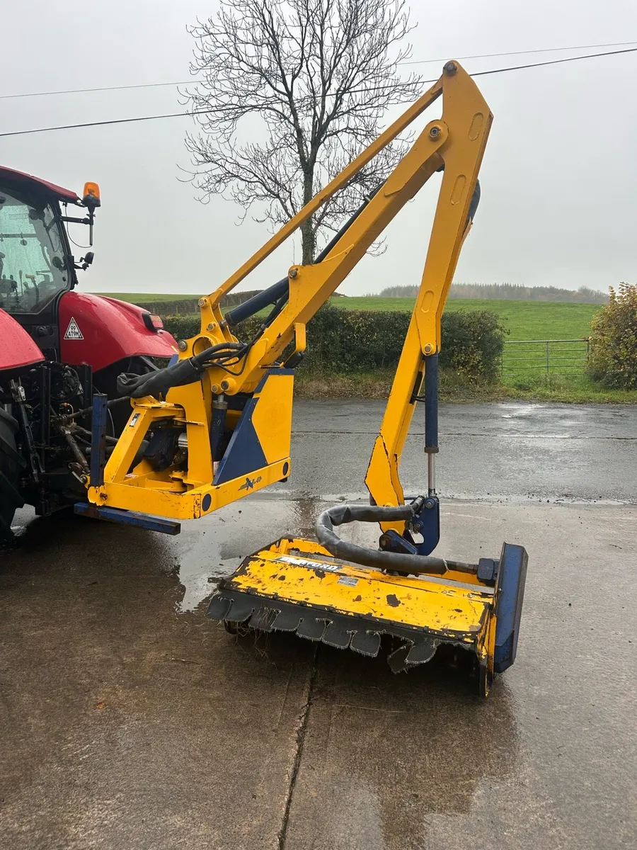 Bomford hawk 5.4 hedge cutter - Image 2