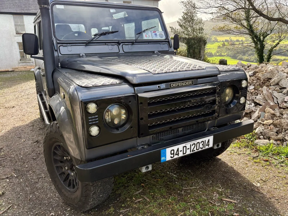 Landrover Defender 110 9 seater auto  2 year CVRT - Image 1