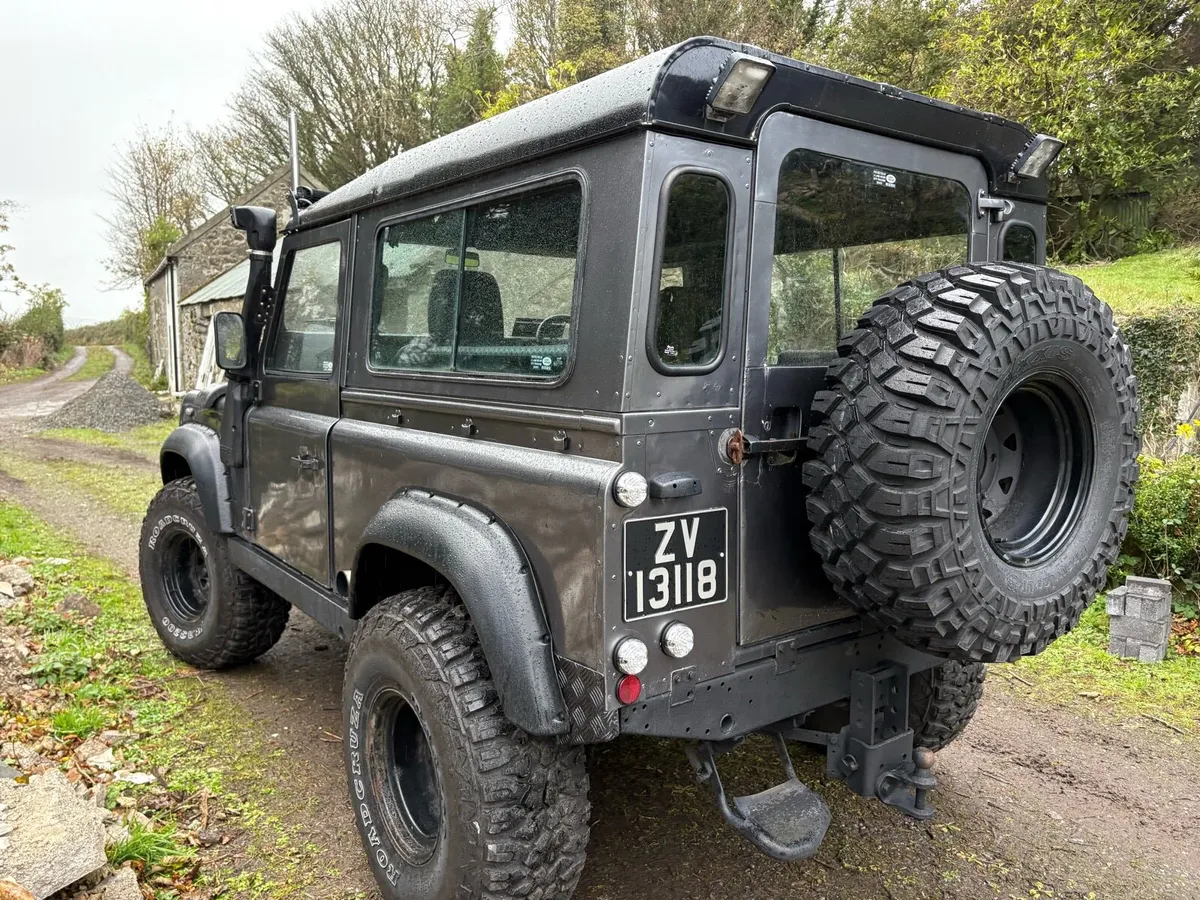 Defender 90 7 seater - Image 2