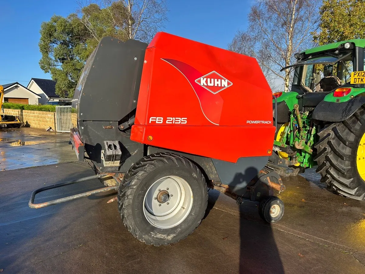 Kuhn 2135 baler - Image 1