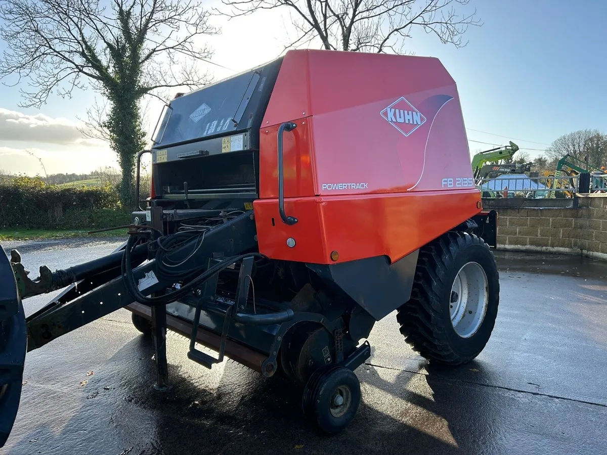 Kuhn 2135 baler - Image 4
