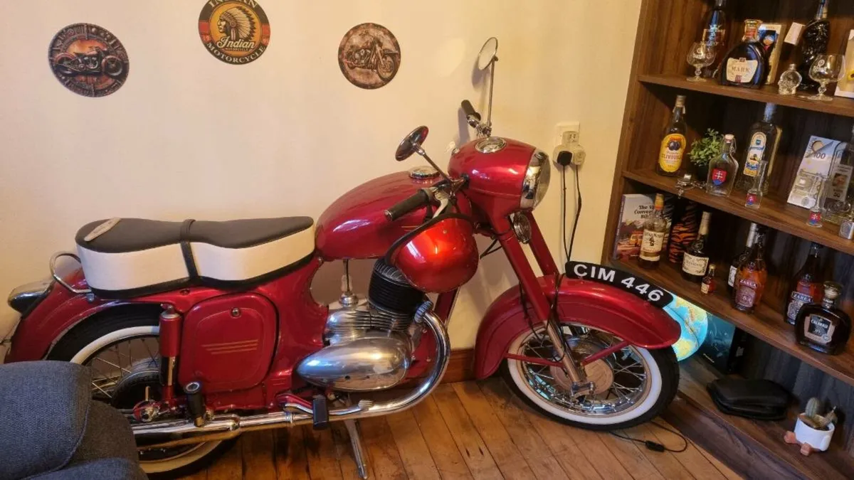 Jawa 250 - Image 1