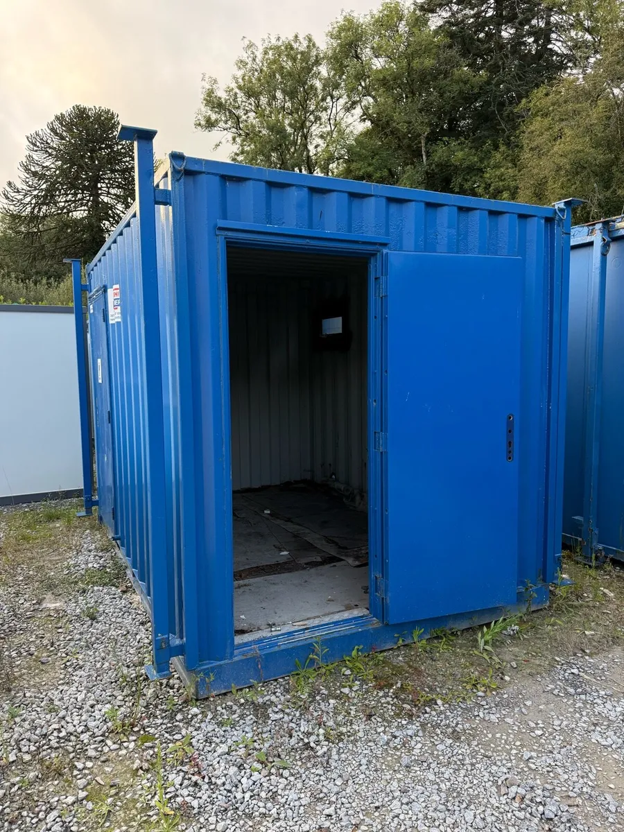 Office / drying room/ changing room/ dressing room - Image 2