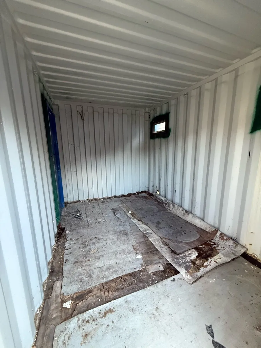 Office / drying room/ changing room/ dressing room - Image 3