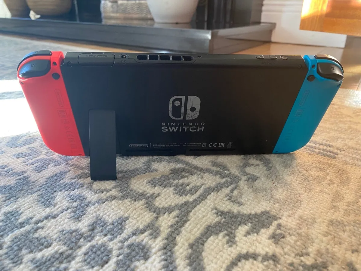 Nintendo gaming device - Image 3