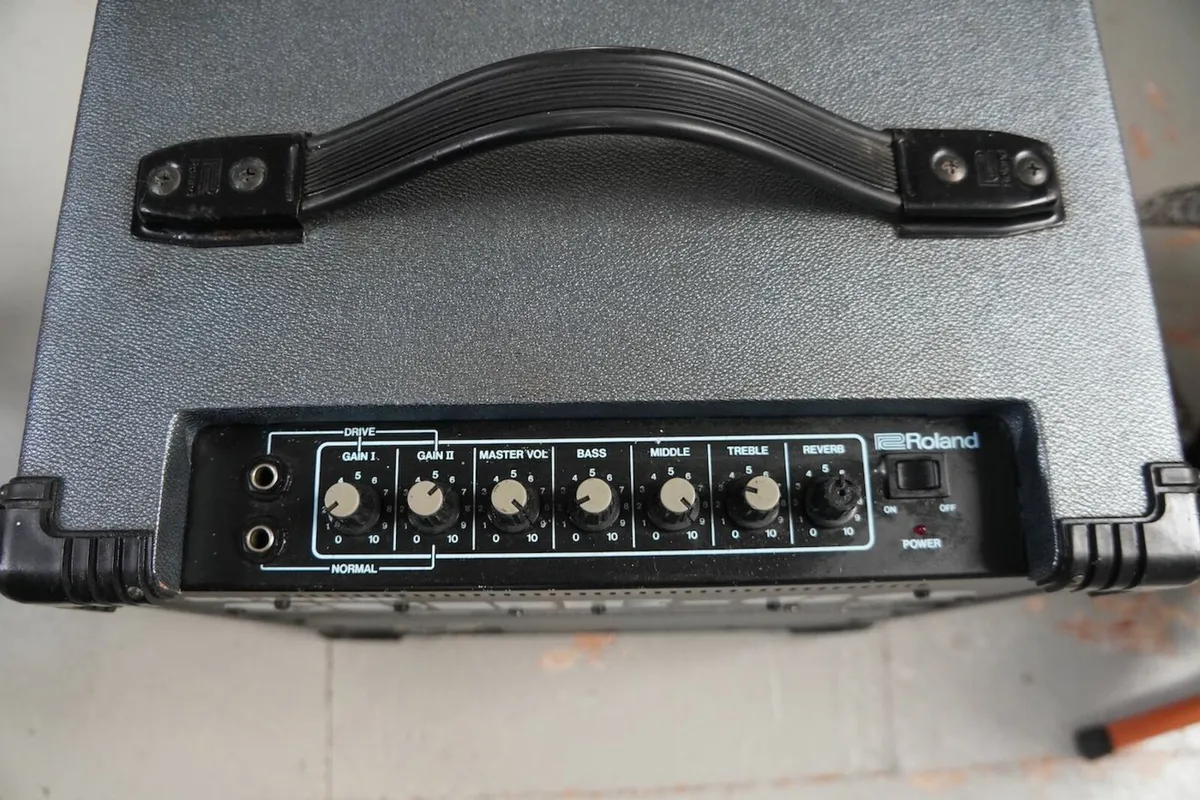 Roland Super Cube C60 – Vintage 1980s Guitar Amp - Image 3