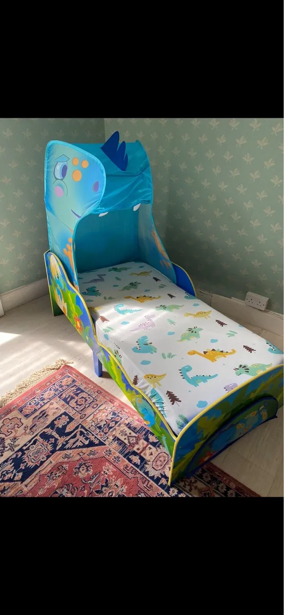 Child’s dinosaur bed - Image 1