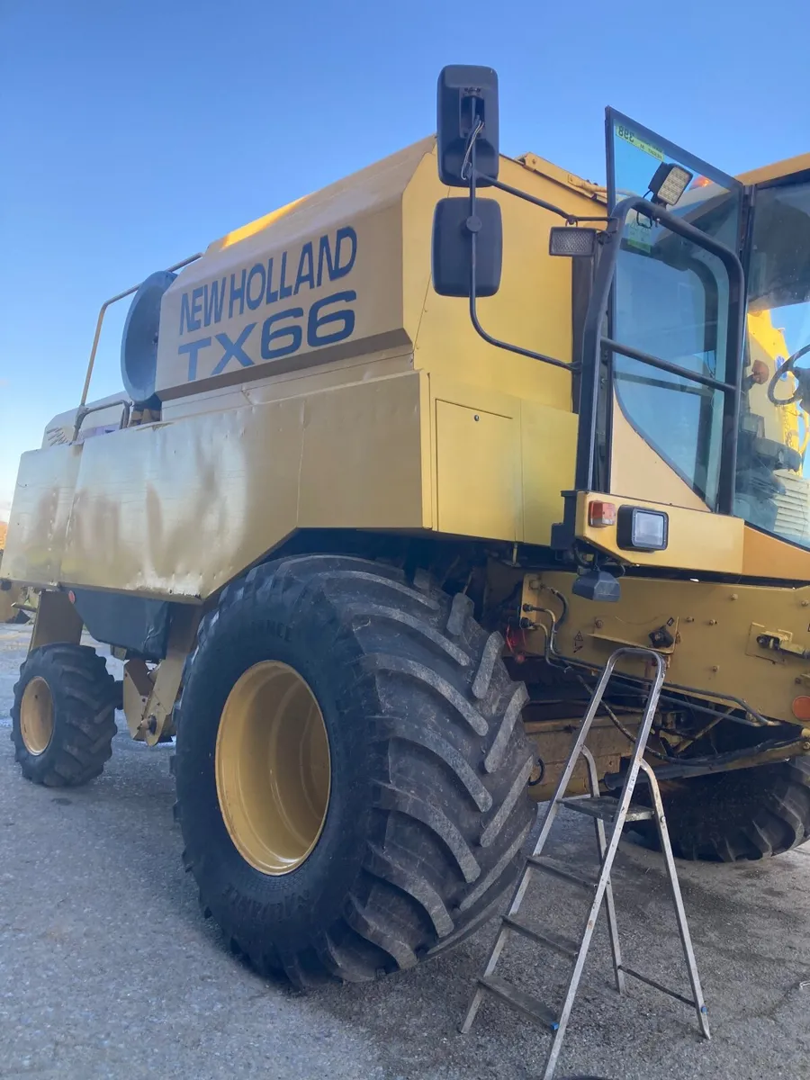 Combine harvester - Image 4