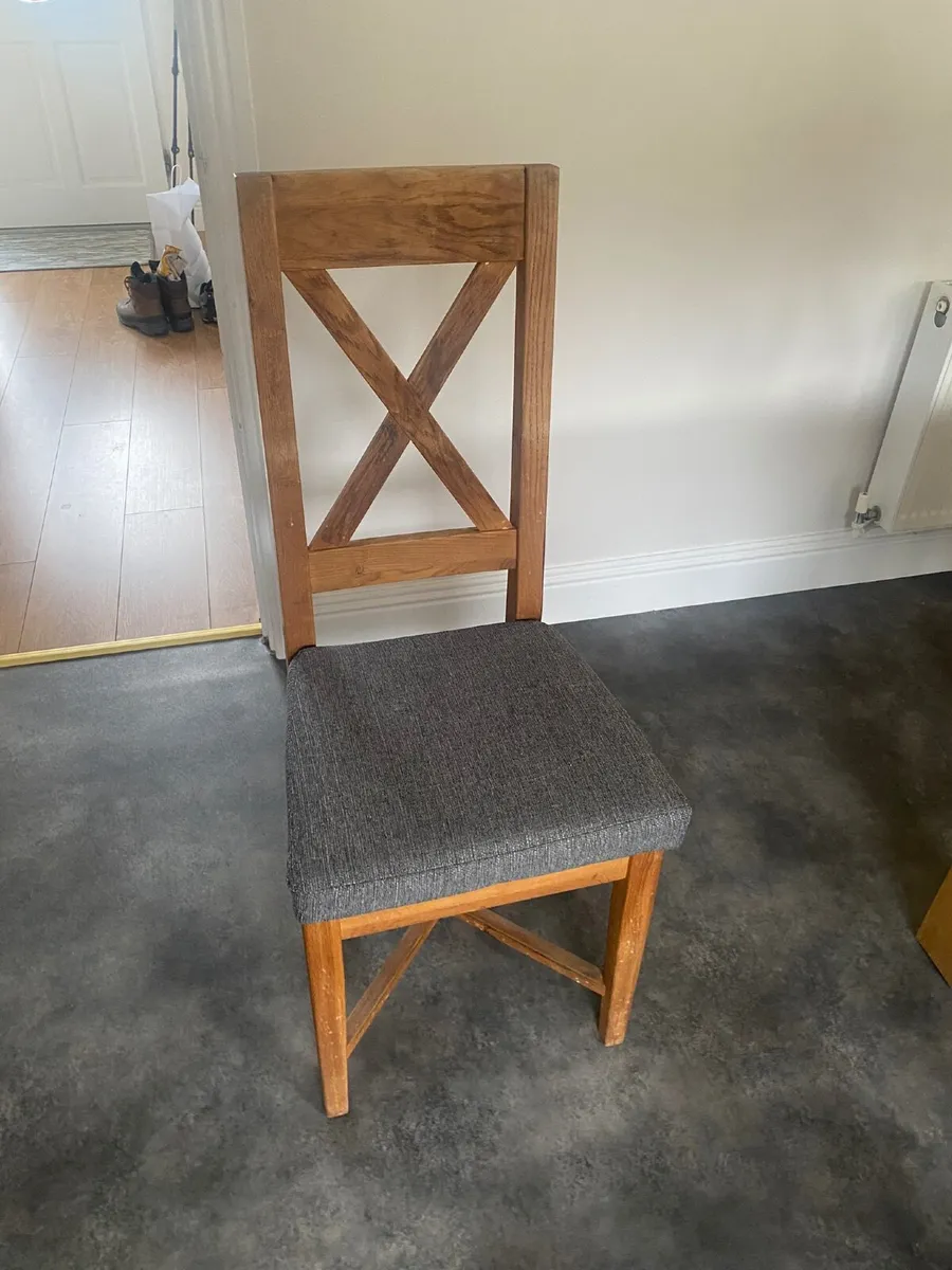 Solid Oak  6ft x 3ft Table ( seats 10)  & 6 Chairs - Image 3