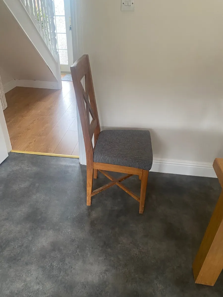 Solid Oak  6ft x 3ft Table ( seats 10)  & 6 Chairs - Image 4