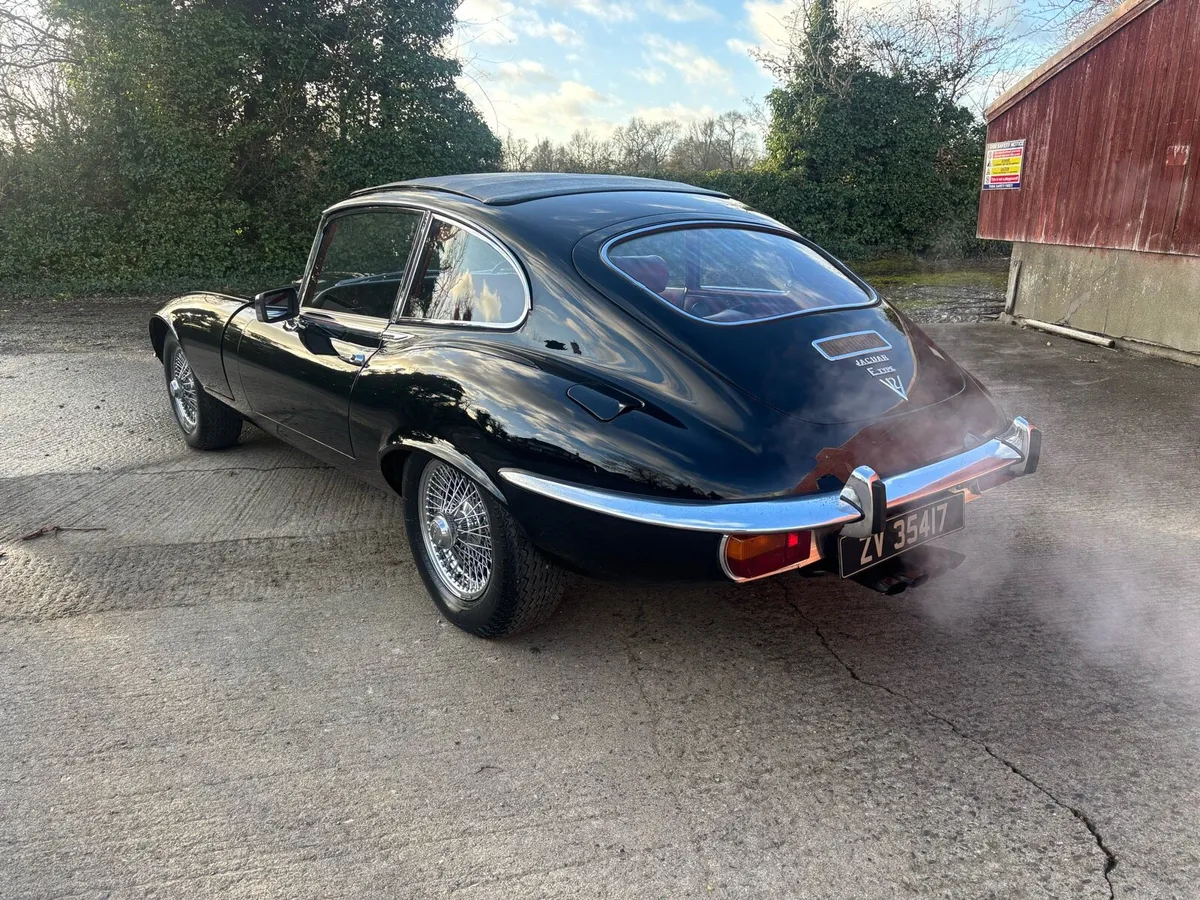 Jaguar E type v12 Manual - Image 1