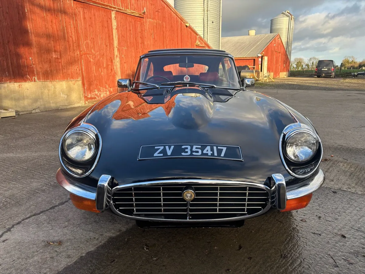 Jaguar E type v12 Manual - Image 2