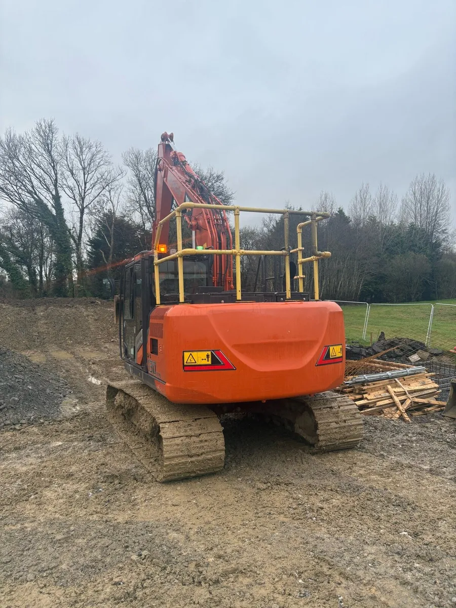 Hitachi ZX130-7 - Image 2