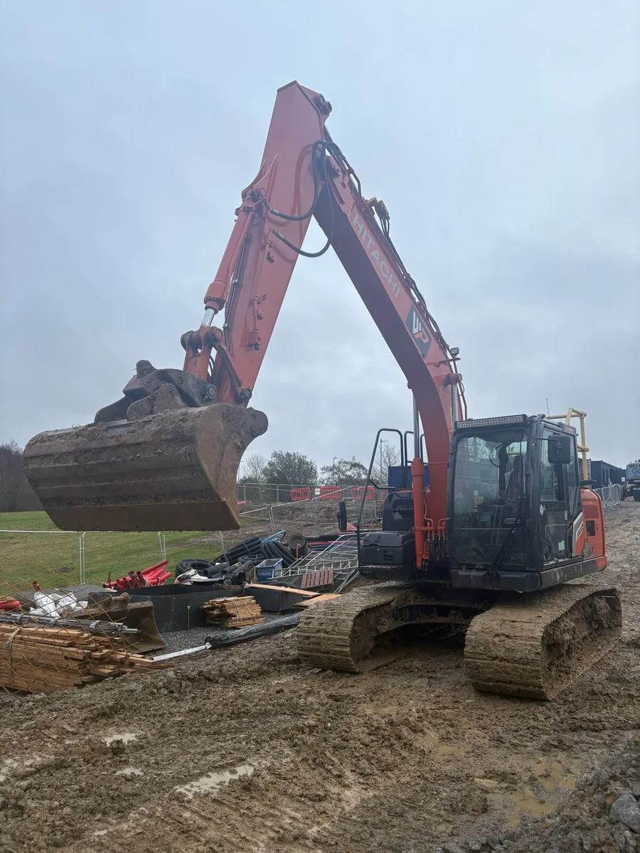 Hitachi ZX130-7 - Image 4