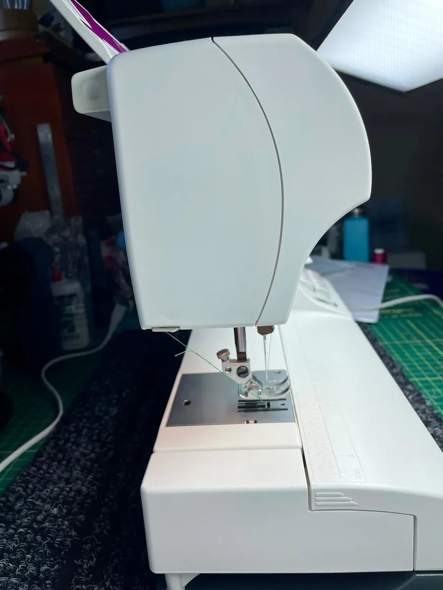 PFAFF Select 1528 Sewing Machine - Just Serviced - Image 3