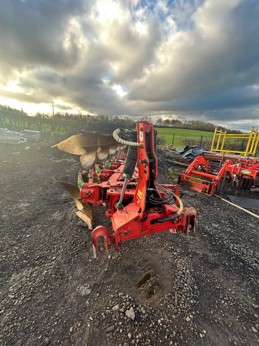 2014 EG300 Kverneland Plough - Image 1