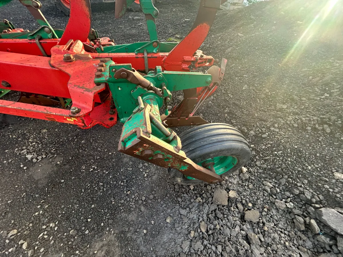 2014 EG300 Kverneland Plough - Image 4