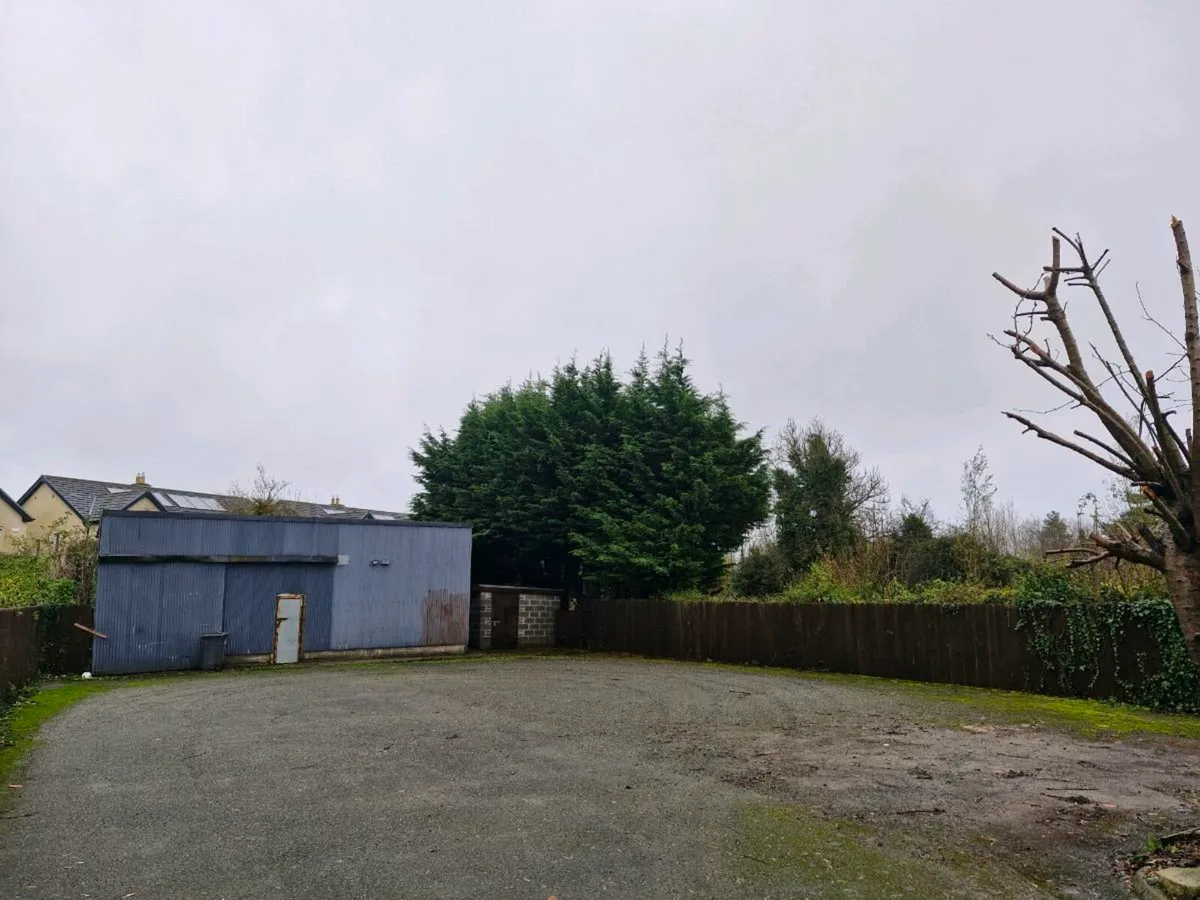 Camper, Caravan Parking - Image 2