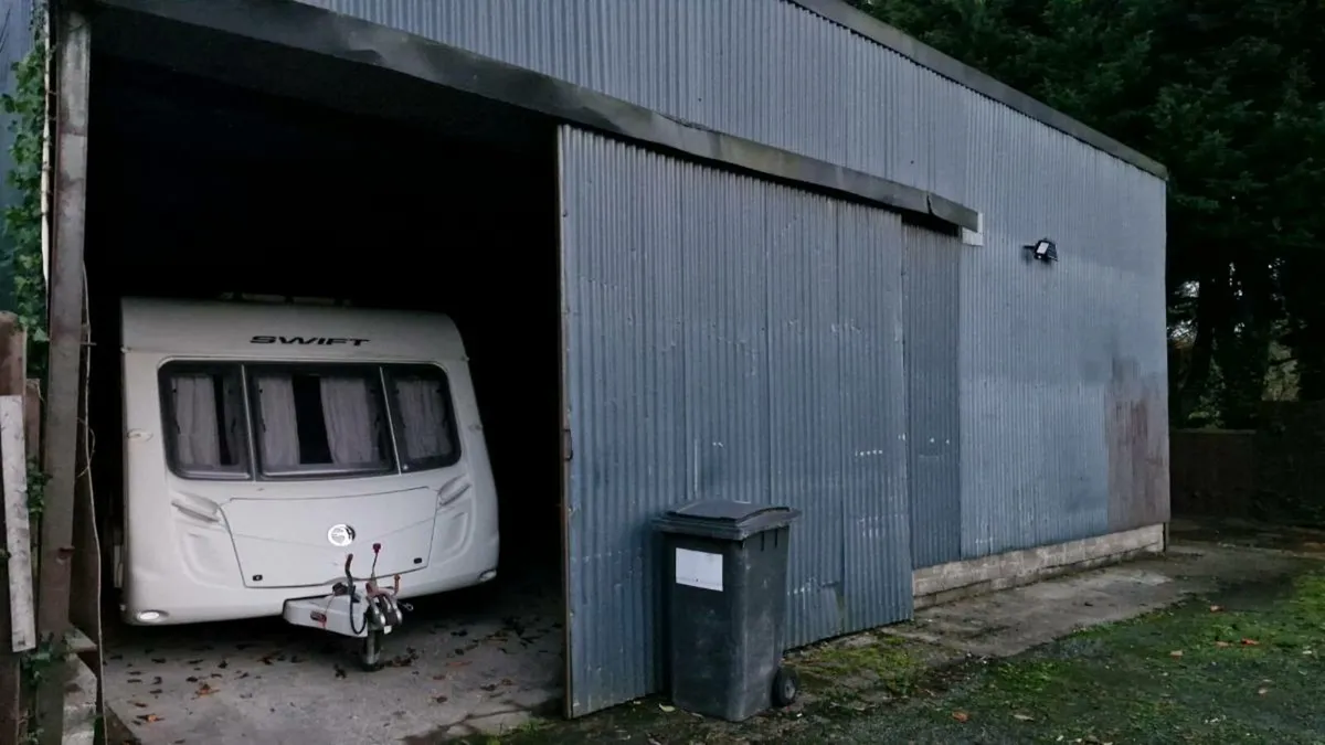 Camper, Caravan Parking - Image 3