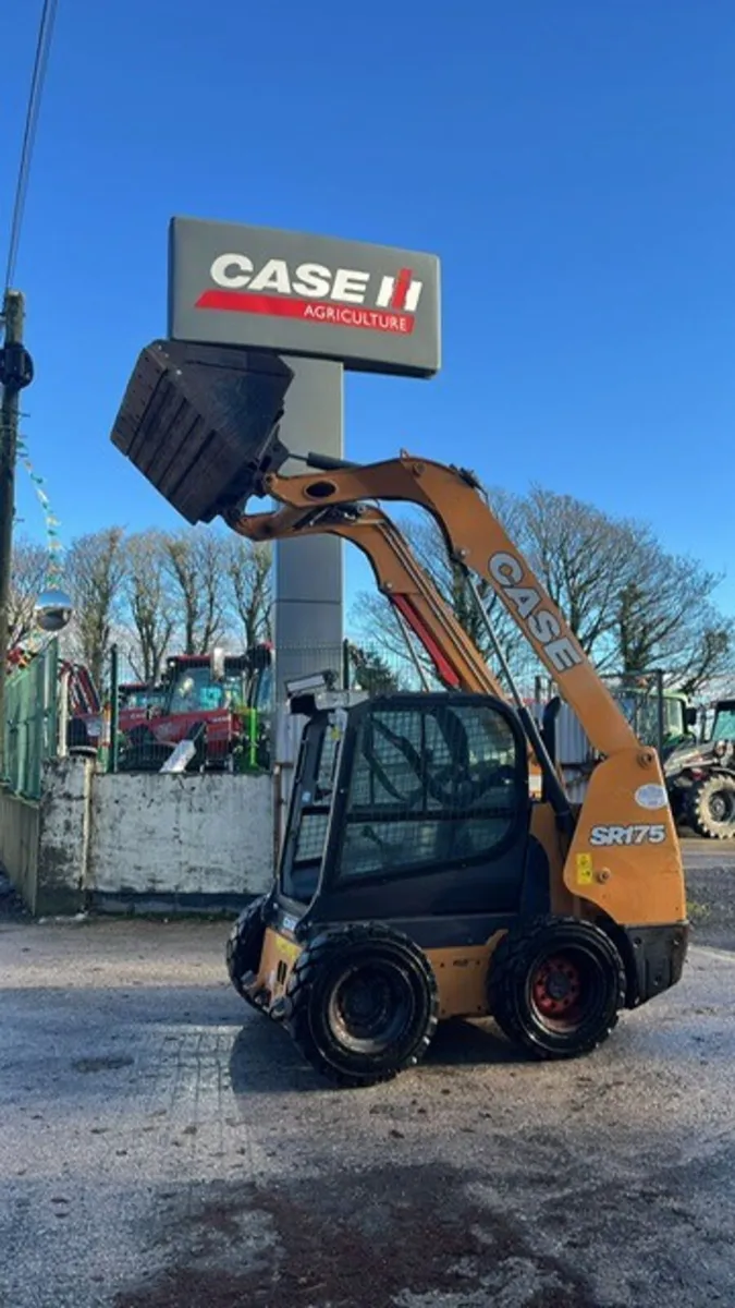 2019 Case SR175 Skidsteer - Image 2