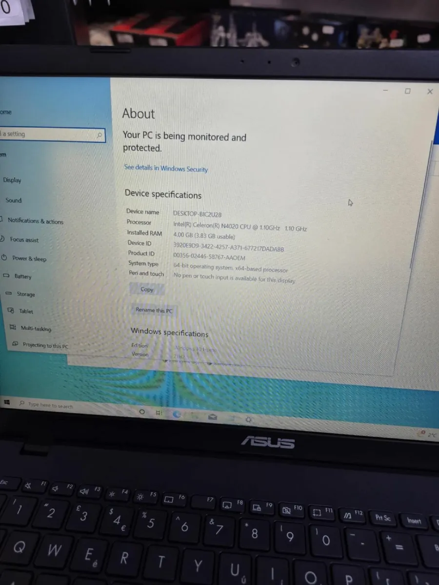 Asus E510 laptop - Image 2