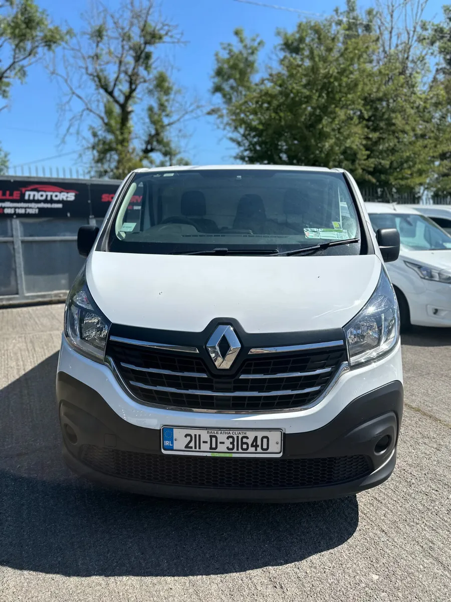RENAULT TRAFIC 2.0L DIESEL 3 SEATER 2021 - Image 2