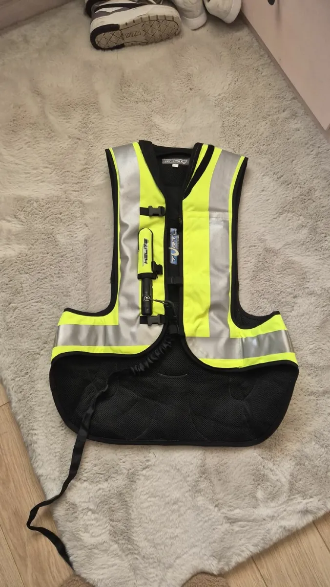 Helite Turtle airbag safety vest - Image 4