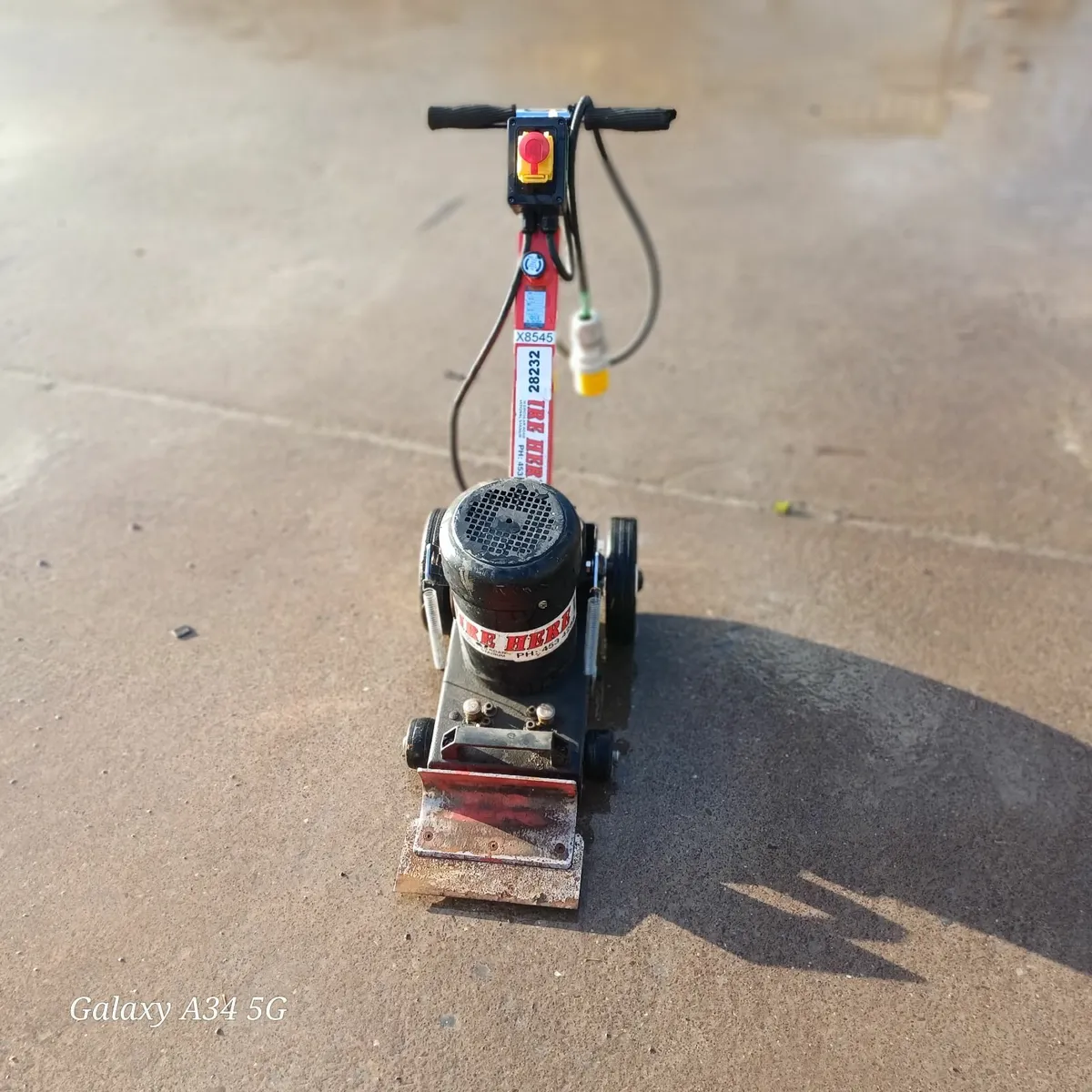 Tile Removal Tool For Hire - Image 3