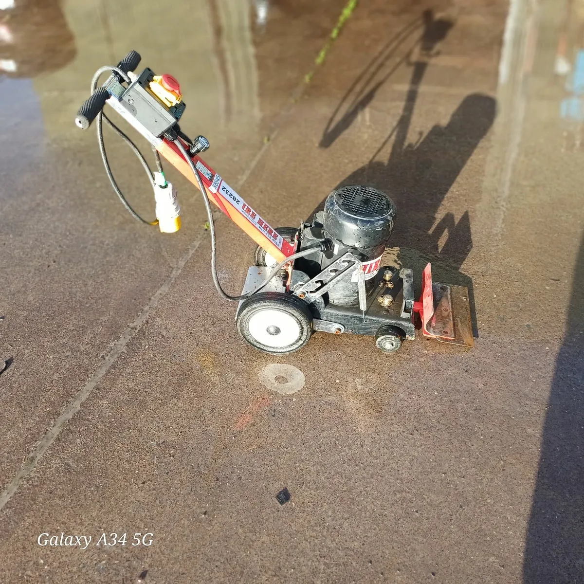 Tile Removal Tool For Hire - Image 1