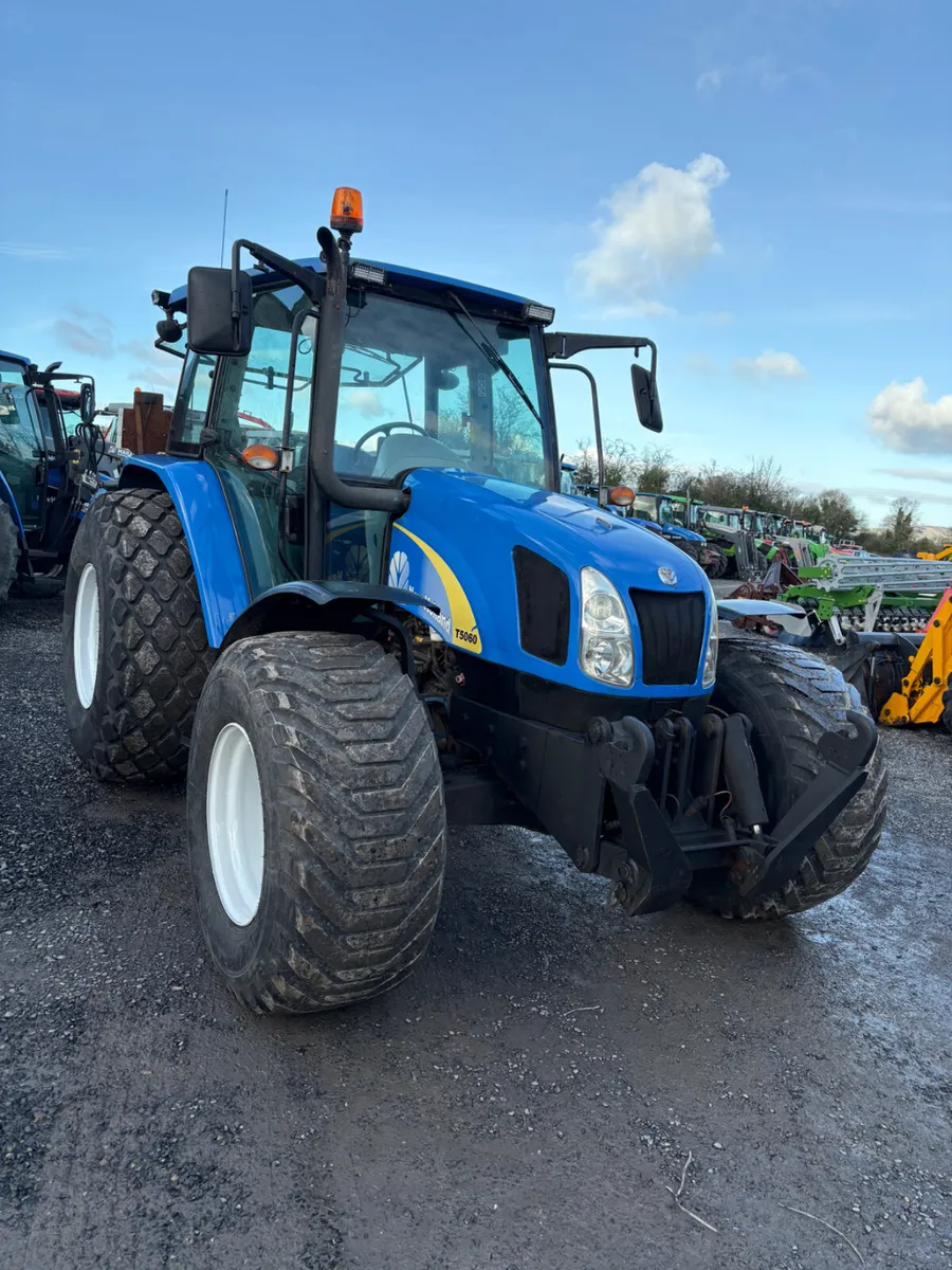 New Holland T5060 Tractor - Image 2