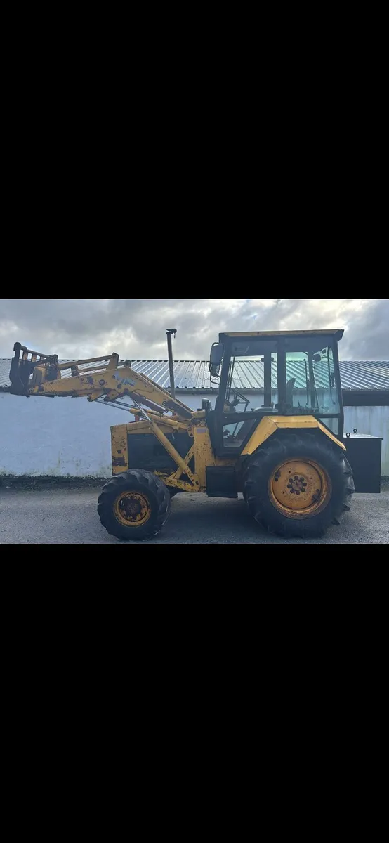 Massey ferguson 60hxs loader - Image 4