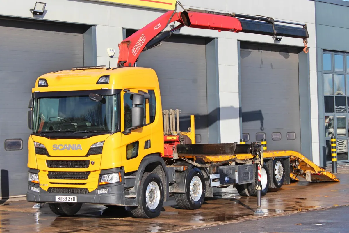 2019 (69) SCANIA BEAVERTAIL W/ CRANE (EURO 6) - Image 1