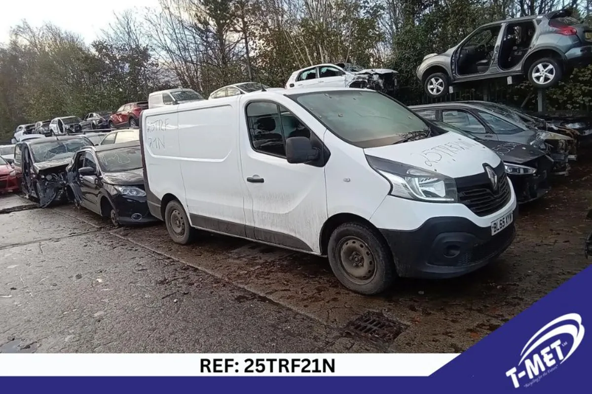 2016 RENAULT TRAFFIC BREAKING FOR PARTS - Image 1