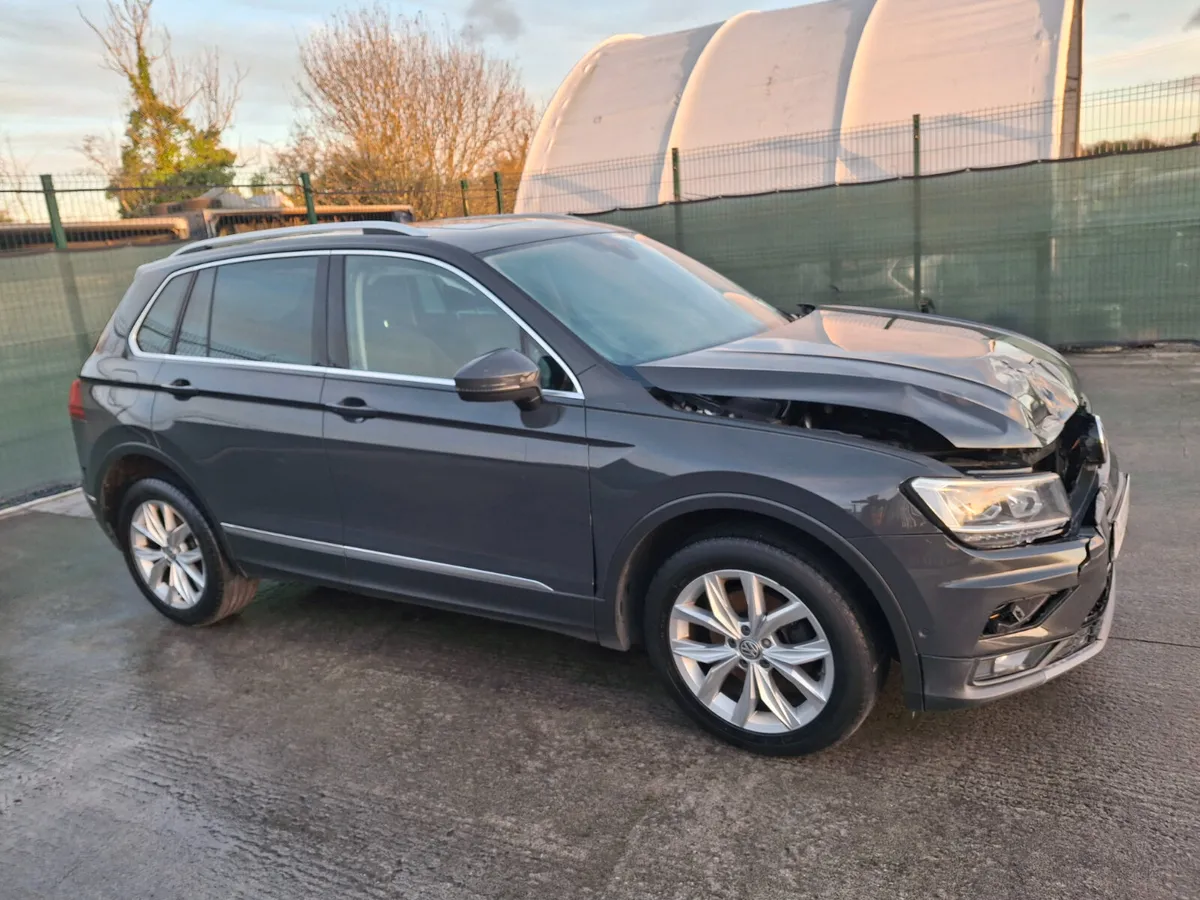 182 Volkswagen Tiguan  Highline  2.0 Tdi - Image 2