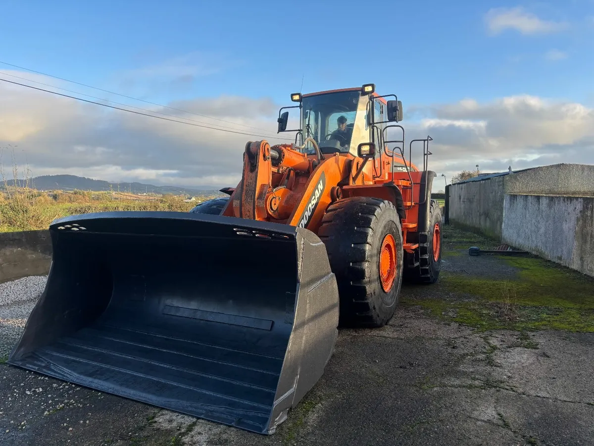 Doosan DL500 Wheel Loader - Image 3