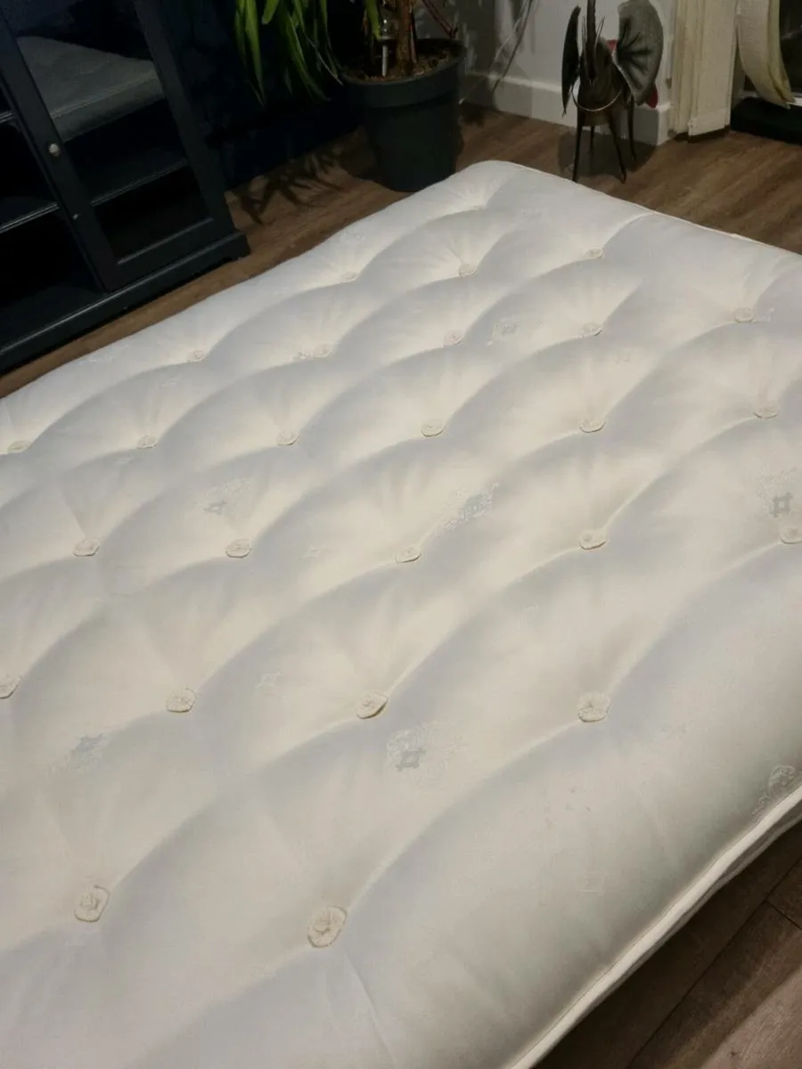King size mattress - Image 4