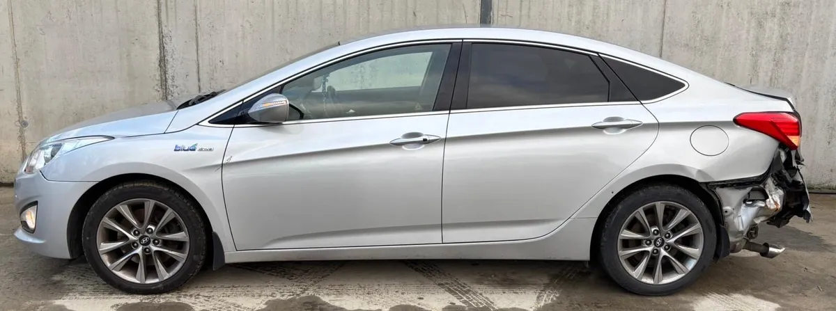 2015 Hyundai i40 parts - Image 2