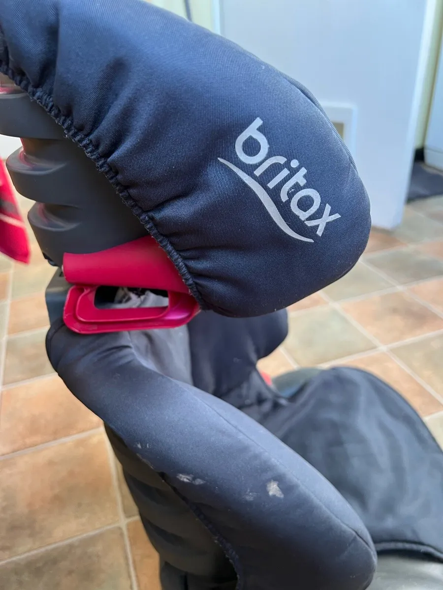 Car Seat - Image 2