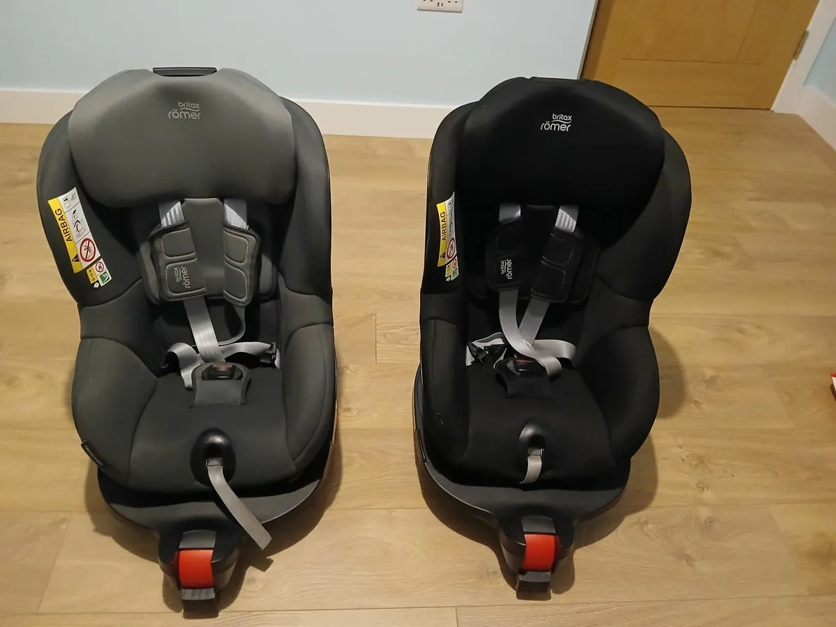 For Sale- Pair- Britax Römer Dualfix M Plus 360 - Image 3