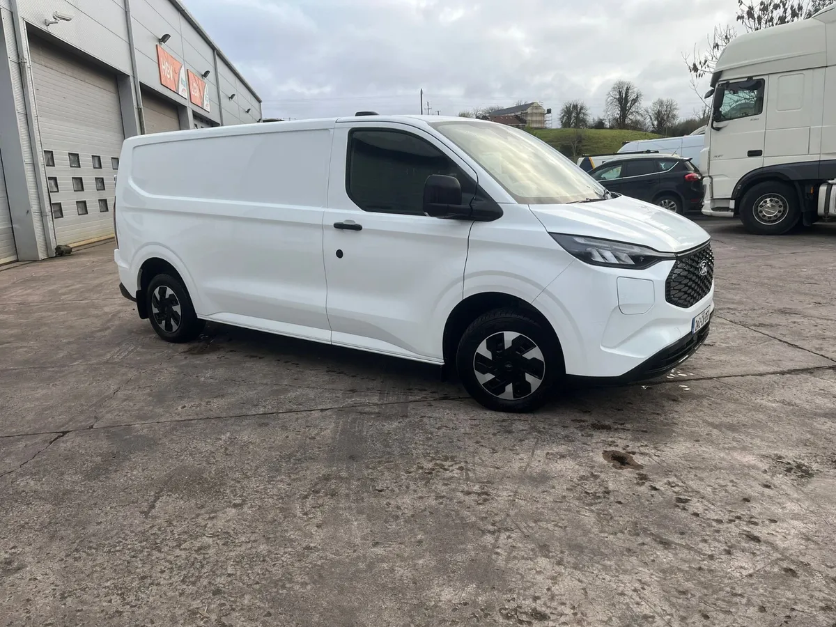 Ford Transit Custom 2024 - Image 4