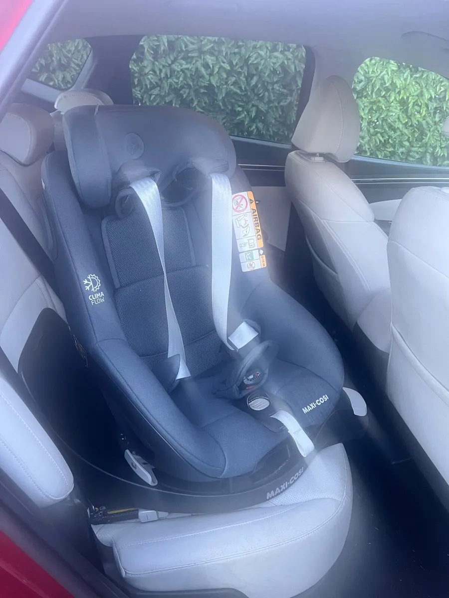 Perfect condition- Maxi Cosi 360 Car seat - Image 1