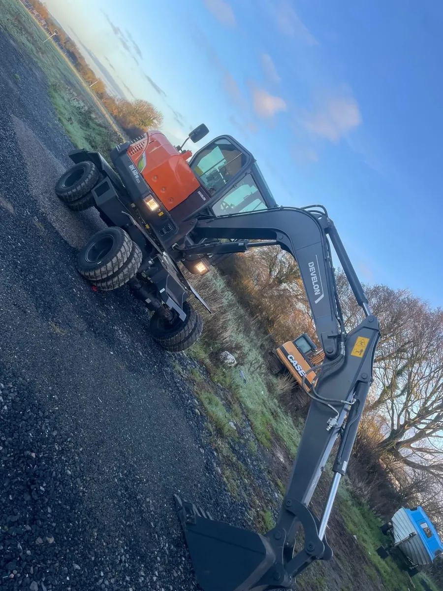 New 6 ton develon rubber duck - Image 2