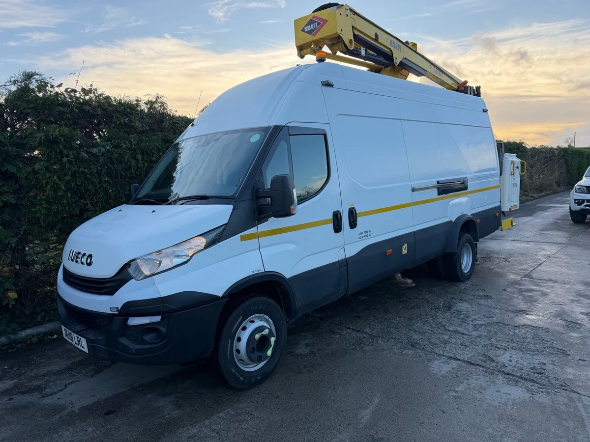 2018  IVECO DAILY VERSALIFT 16.3 M CHERRY PICKER - Image 1