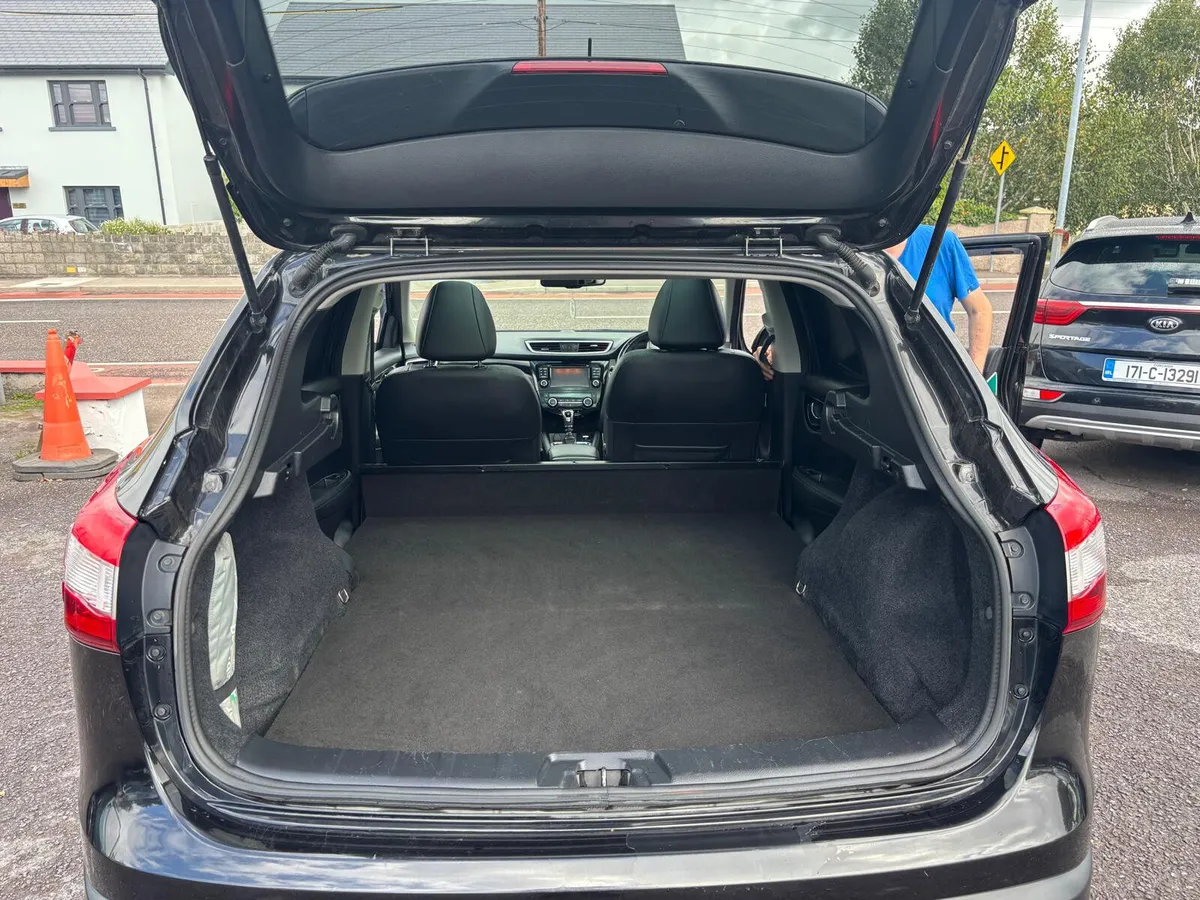 Nissan Qashqai 2017  COMMERCIAL - Image 4